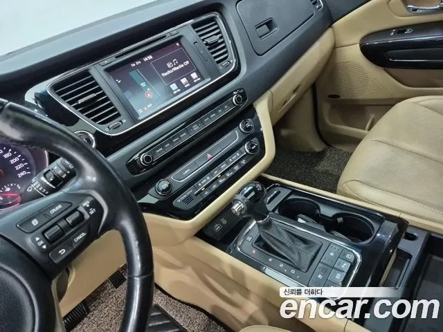 KIA CARNIVAL 2016 — 140 000 км, чёрный, Корея — под ключ — фото 10