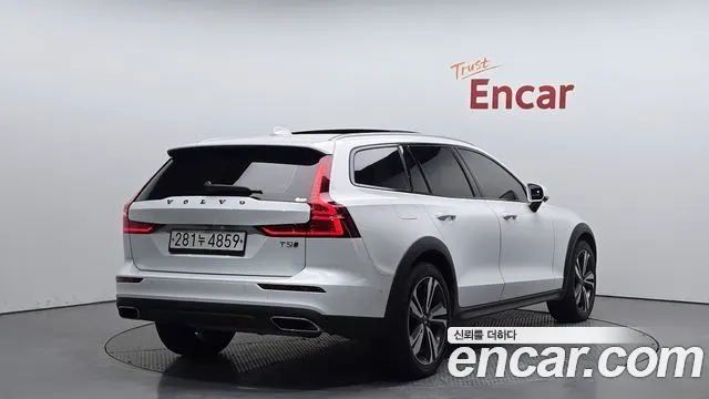 VOLVO V60 CROSS COUNTRY 2020