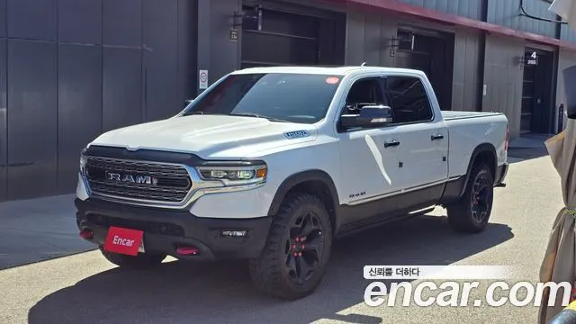 DODGE RAM PICKUP 2019 — 38 901 км, белый, Корея — под ключ — фото 1