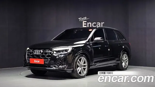 AUDI Q7 2025
