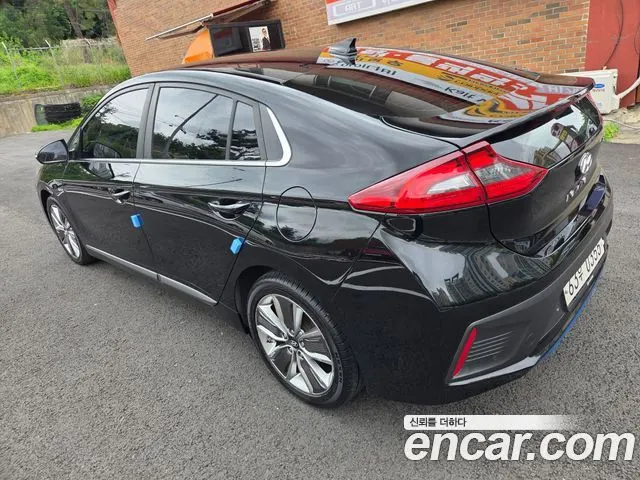 HYUNDAI IONIQ HYBRID 2016 — 138 294 км, чёрный, Корея — под ключ — фото 6
