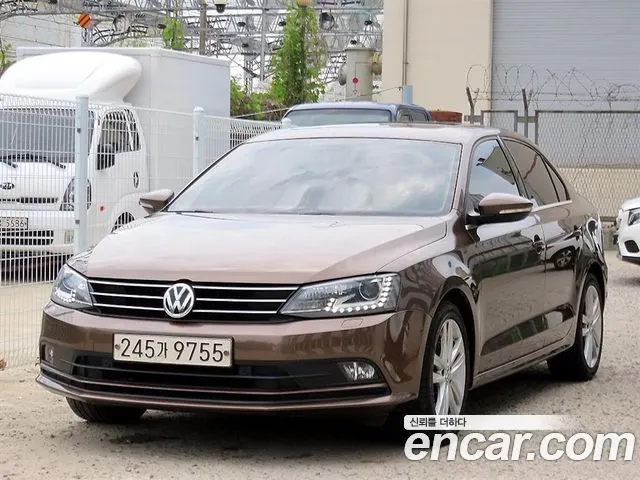 VOLKSWAGEN JETTA 2015 — 111 788 км, коричневый, Корея — под ключ — фото 2