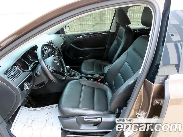 VOLKSWAGEN JETTA 2015 — 111 788 км, коричневый, Корея — под ключ — фото 5