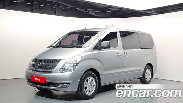 HYUNDAI GRAND STAREX 2014 — 103 268 км, серебристо-серый, Корея — под ключ — фото 1