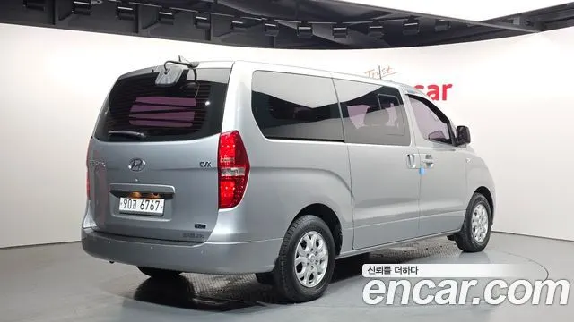 HYUNDAI GRAND STAREX 2014 — 103 268 км, серебристо-серый, Корея — под ключ — фото 2