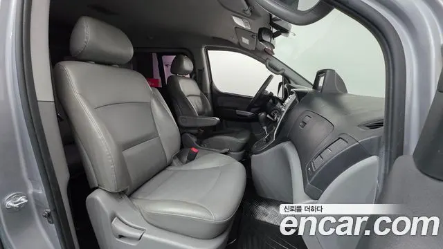HYUNDAI GRAND STAREX 2014 — 103 268 км, серебристо-серый, Корея — под ключ — фото 10