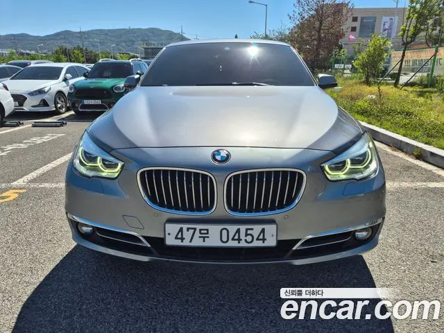 BMW 5 SERIES GT 2016 — 250 944 км, светло-серебристый, Корея — под ключ — фото 1