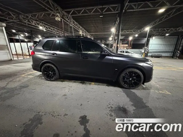 BMW X7 2025
