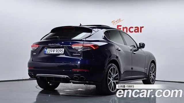 MASERATI LEVANTE 2019 — 53 557 км, синий, Корея — под ключ — фото 2