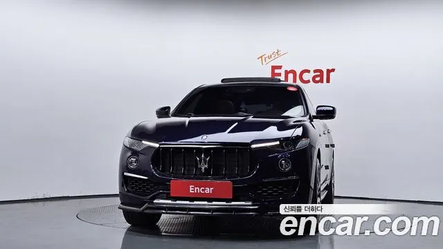 MASERATI LEVANTE 2019 — 53 557 км, синий, Корея — под ключ — фото 3