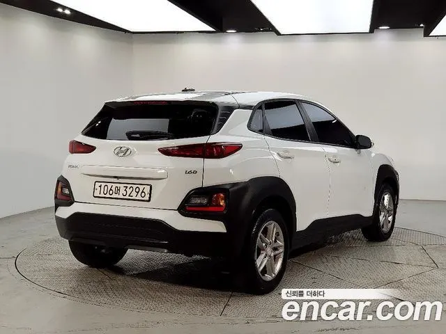 HYUNDAI KONA 2018 — 204 639 км, белый, Корея — под ключ — фото 3