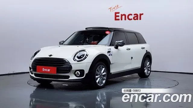 MINI COOPER CLUBMAN 2023 — 22 701 км, белый-перламутр, Корея — под ключ — фото 1