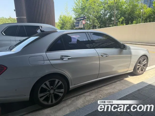 MERCEDES-BENZ E-CLASS W212 2015 — 80 500 км, серебристый, Корея — под ключ — фото 1