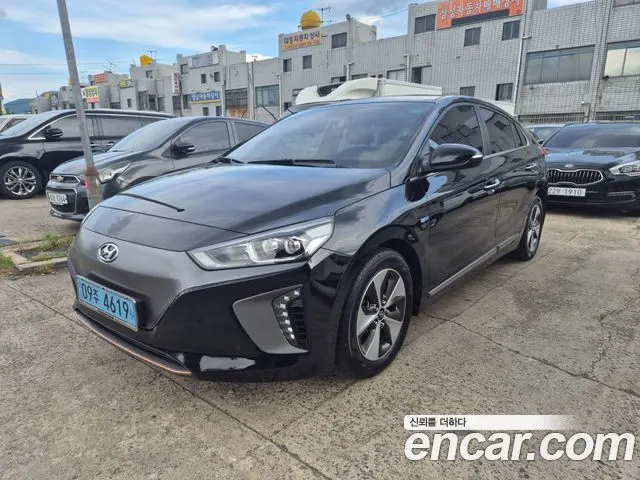 HYUNDAI IONIQ ELECTRIC 2017 — 60 110 км, чёрный, Корея — под ключ — фото 1