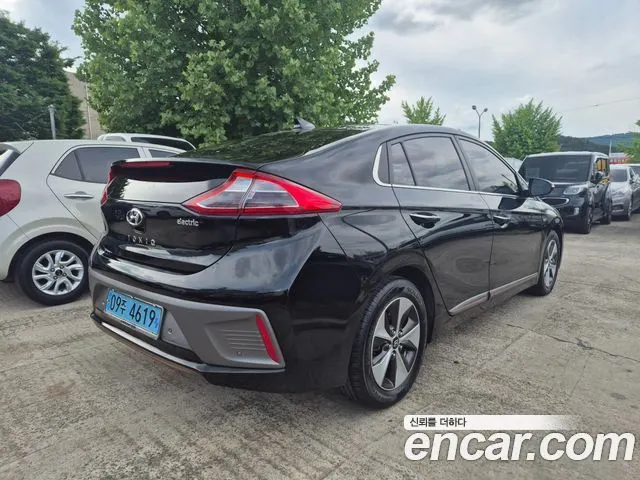 HYUNDAI IONIQ ELECTRIC 2017 — 60 110 км, чёрный, Корея — под ключ — фото 2
