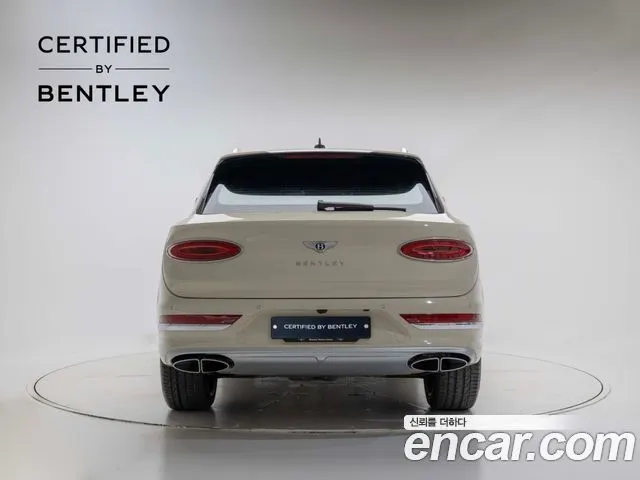 BENTLEY BENTAYGA 2025 — 4 698 км, белый-перламутр, Корея — под ключ — фото 3