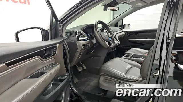 HONDA ODYSSEY 2018 — 114 218 км, чёрный, Корея — под ключ — фото 10