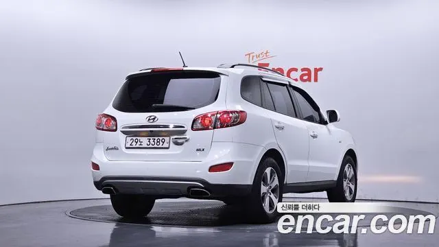 HYUNDAI SANTA FE CM 2012
