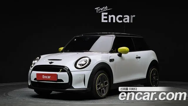 MINI COOPER ELECTRIC 2024 — 25 496 км, белый, Корея — под ключ — фото 1