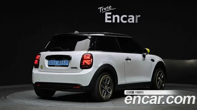 MINI COOPER ELECTRIC 2024 — 25 496 км, белый, Корея — под ключ — фото 2