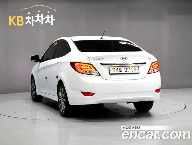 HYUNDAI ACCENT 2016 — 52 009 км, Корея — под ключ — фото 4