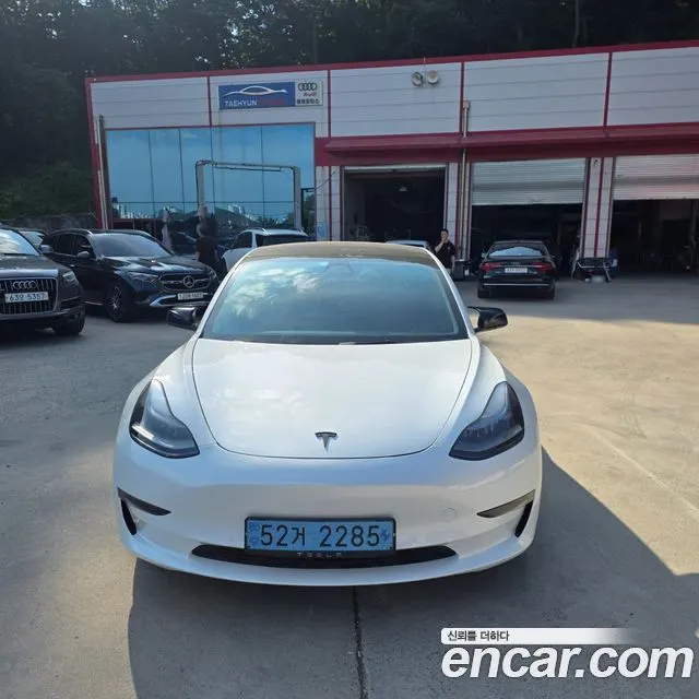 TESLA MODEL 3 2022