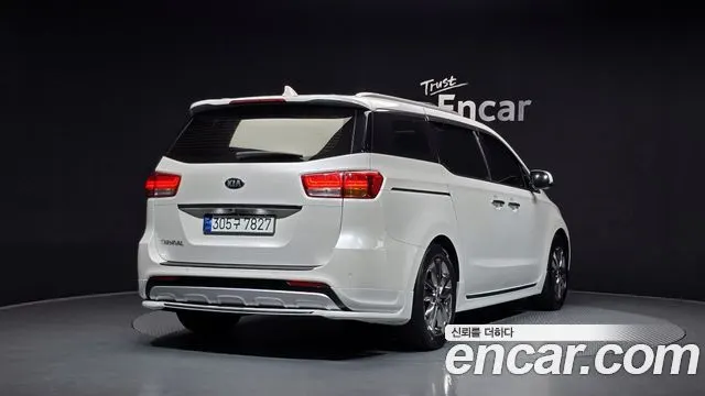 KIA CARNIVAL 2017 — 114 610 км, белый, Корея — под ключ — фото 2