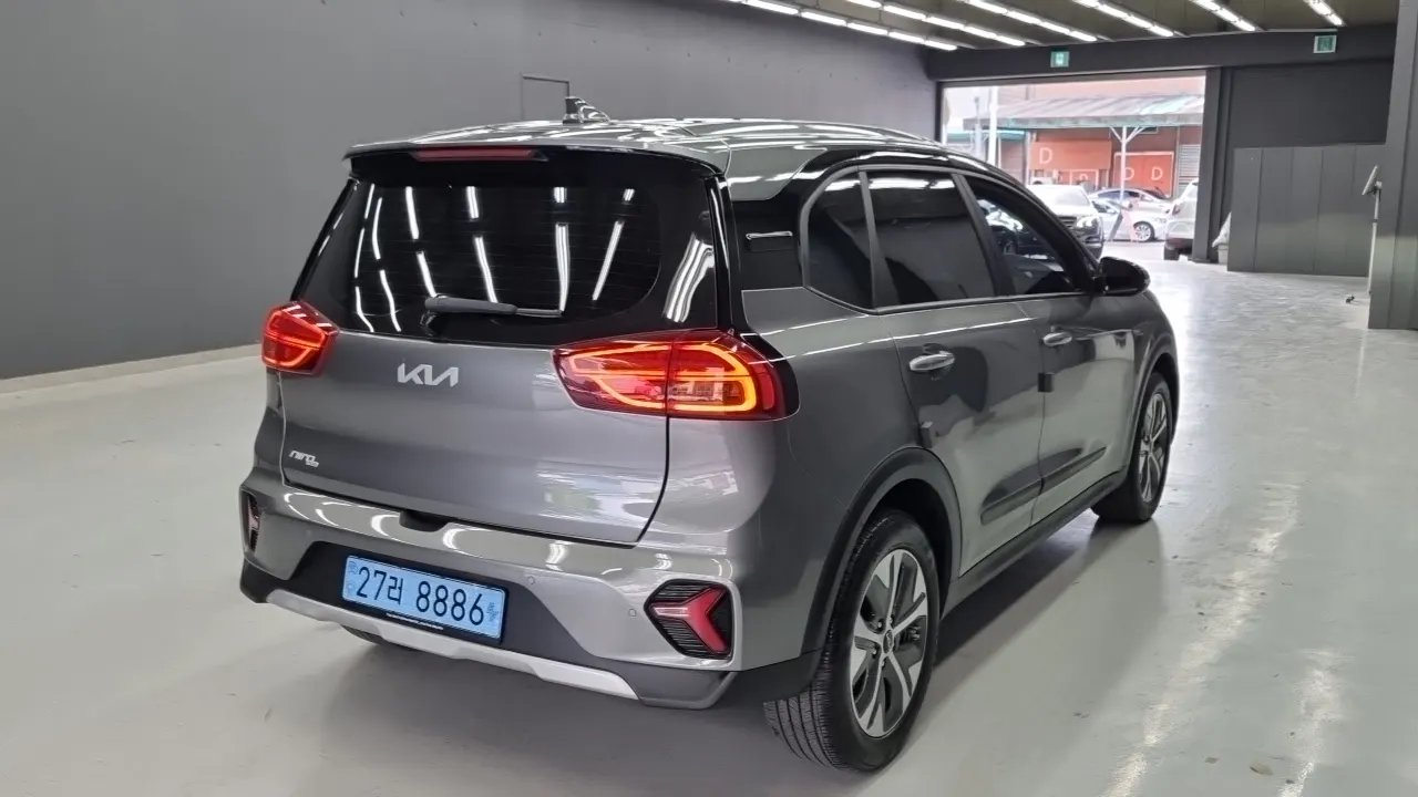 KIA NIRO PLUS 2024 — 16 316 км, серый, Корея — под ключ — фото 2