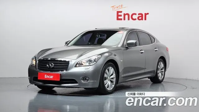 INFINITI M37 2011