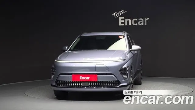HYUNDAI KONA ELECTRIC 2023 — 52 139 км, светло-серебристый, Корея — под ключ — фото 3