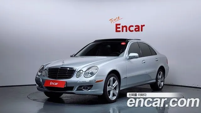 MERCEDES-BENZ E-CLASS W211 2008 — 104 014 км, серебристый, Корея — под ключ — фото 1