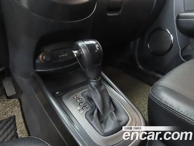 KIA SOUL 2010 — 172 395 км, белый-перламутр, Корея — под ключ — фото 9