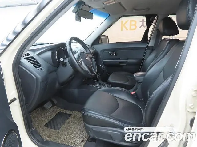 KIA SOUL 2010 — 172 395 км, белый-перламутр, Корея — под ключ — фото 10