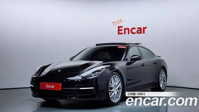 PORSCHE PANAMERA 2018