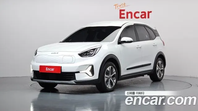 KIA NIRO PLUS 2024 — 113 365 км, белый, Корея — под ключ — фото 1