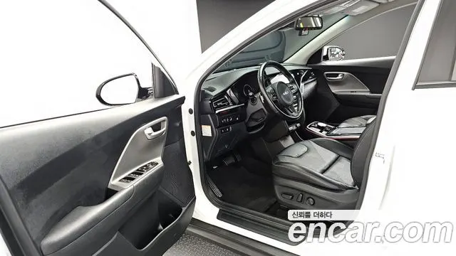KIA NIRO PLUS 2024 — 113 365 км, белый, Корея — под ключ — фото 10