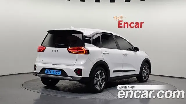KIA NIRO PLUS 2023 — 117 592 км, белый, Корея — под ключ — фото 2