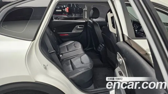 KIA NIRO PLUS 2023 — 117 592 км, белый, Корея — под ключ — фото 12