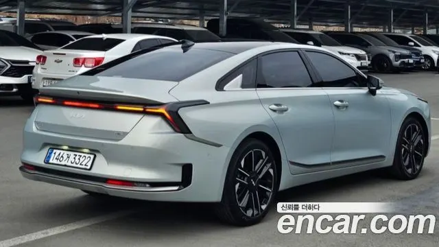 KIA K8 HYBRID 2025 — 22 843 км, светло-серебристый, Корея — под ключ — фото 2