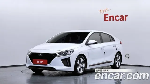HYUNDAI IONIQ ELECTRIC 2019 — 130 662 км, белый, Корея — под ключ — фото 1