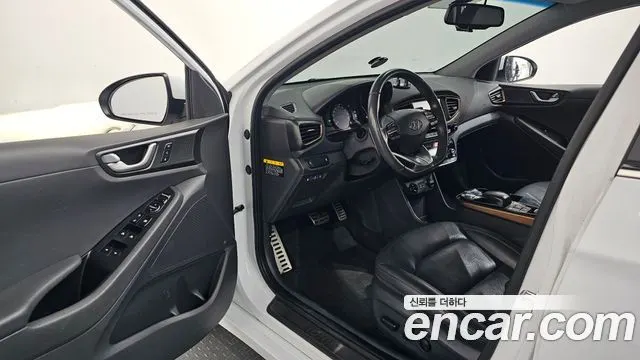 HYUNDAI IONIQ ELECTRIC 2019 — 130 662 км, белый, Корея — под ключ — фото 10