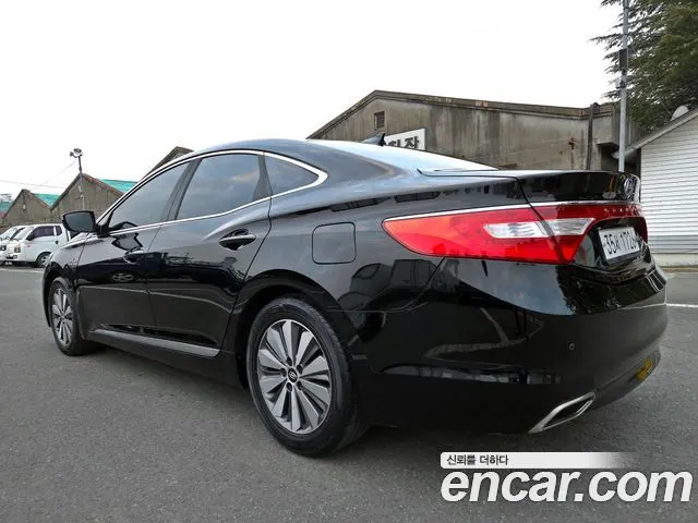 HYUNDAI GRANDEUR HYBRID 2016 — 247 000 км, чёрный, Корея — под ключ — фото 8
