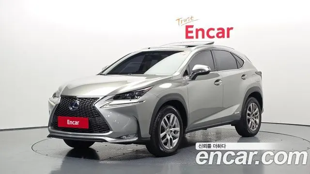 LEXUS NX300H 2016