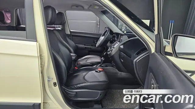 KIA SOUL 2011 — 77 302 км, белый-перламутр, Корея — под ключ — фото 12