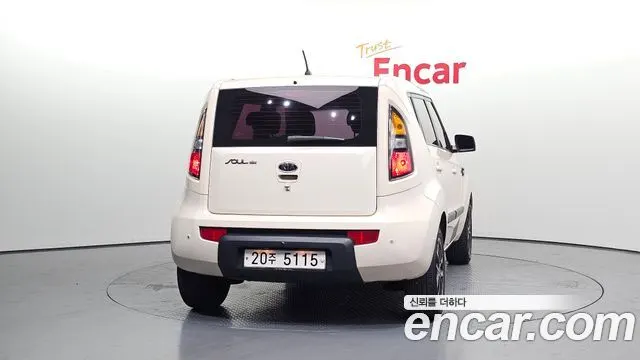 KIA SOUL 2011 — 77 302 км, белый-перламутр, Корея — под ключ — фото 4