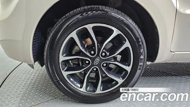 KIA SOUL 2011 — 77 302 км, белый-перламутр, Корея — под ключ — фото 5