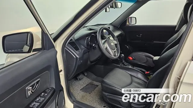 KIA SOUL 2011 — 77 302 км, белый-перламутр, Корея — под ключ — фото 10