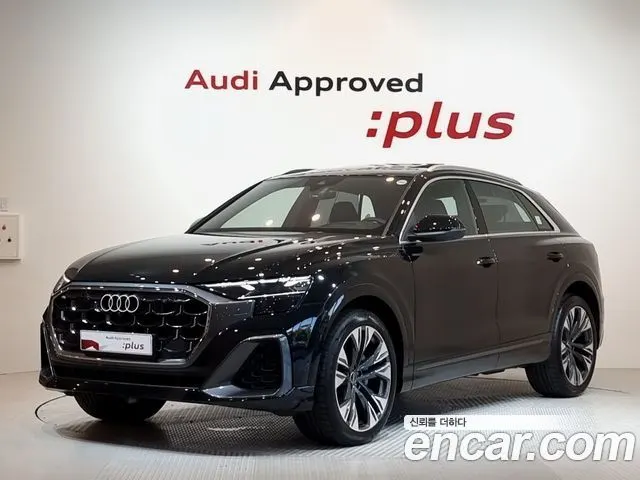 AUDI Q8 2025