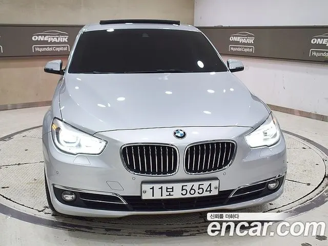 BMW 5 SERIES GT 2015 — 124 100 км, серебристый, Корея — под ключ — фото 3