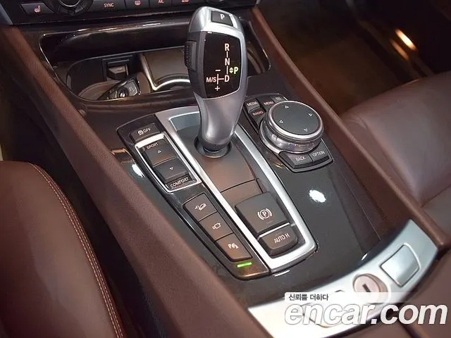 BMW 5 SERIES GT 2015 — 124 100 км, серебристый, Корея — под ключ — фото 7